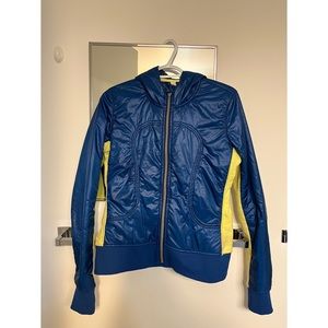 Lululemon, size 6 US, blue with shade of yellow along sides.